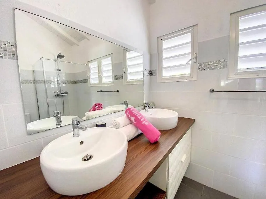 Jolie Suite Dans Residence Avec Piscine Cul de Sac Apartment